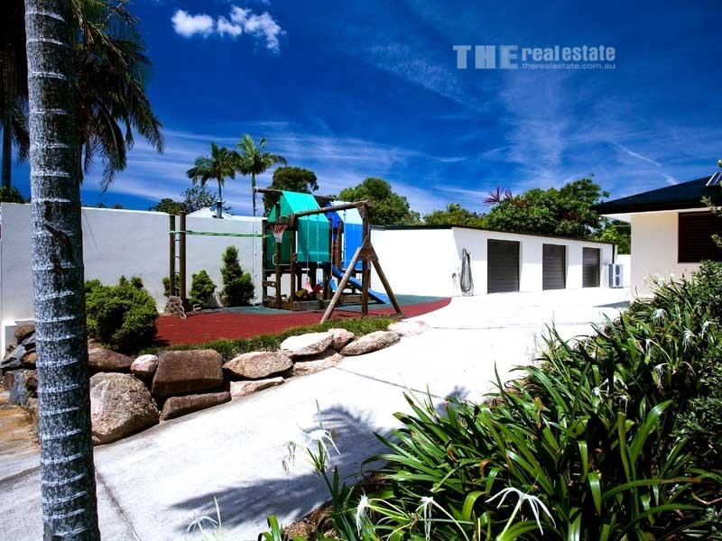 10 Larch Street, Tallebudgera QLD 4228