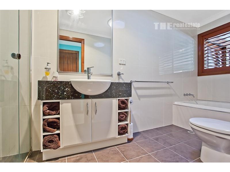 10 Larch Street, Tallebudgera QLD 4228