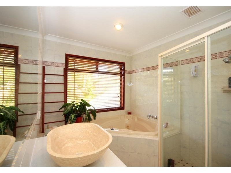 21 Dabchick Drive, Burleigh Waters QLD 4220