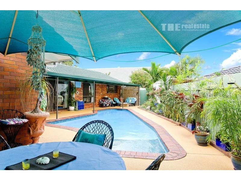 18 Anthony Drive, Burleigh Waters QLD 4220