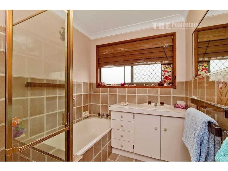 18 Anthony Drive, Burleigh Waters QLD 4220