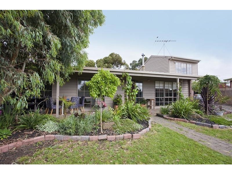 8 Nestor Court, Torquay VIC 3228