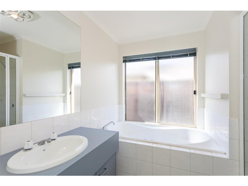 24 Glaneuse Avenue, Torquay VIC 3228