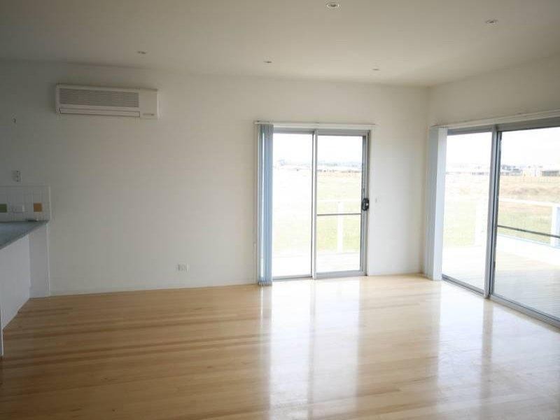 2/1C Boscarne Avenue, Torquay VIC 3228