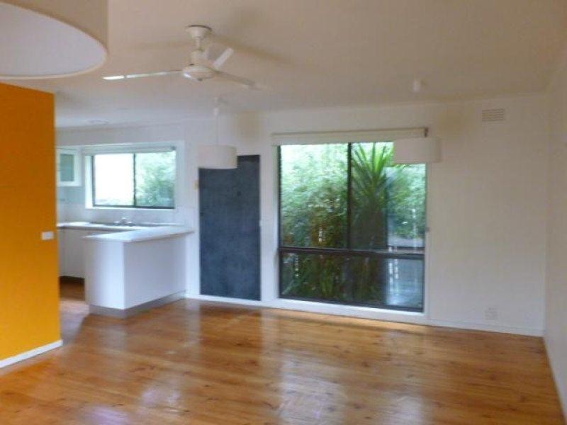 8 Endeavour Drive, Torquay VIC 3228