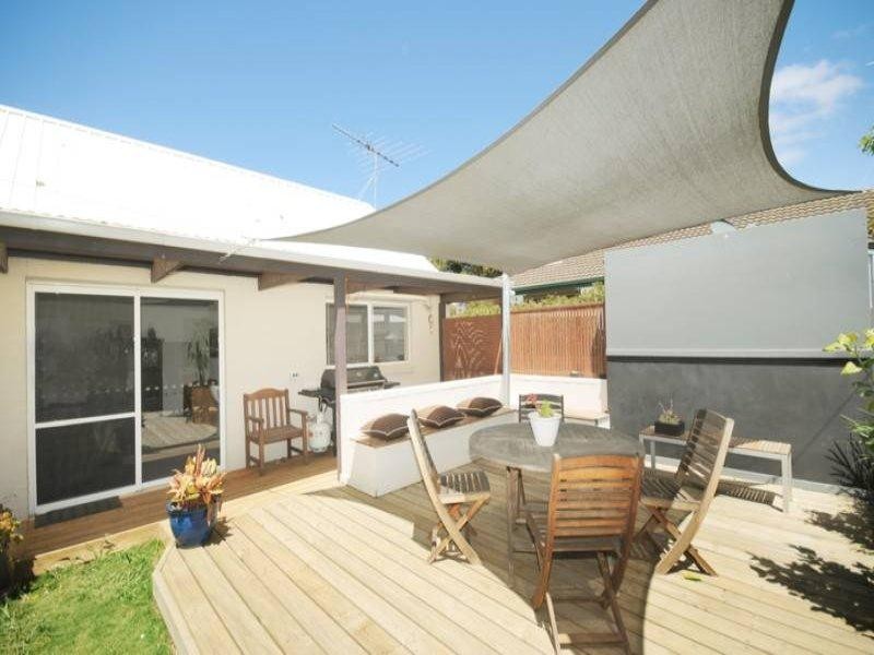 98 Beach Road, Torquay VIC 3228