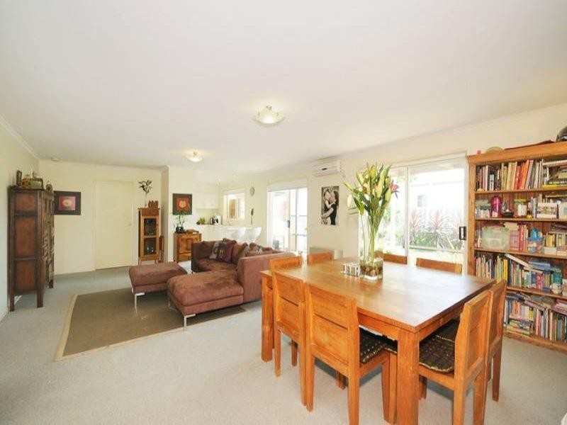 98 Beach Road, Torquay VIC 3228