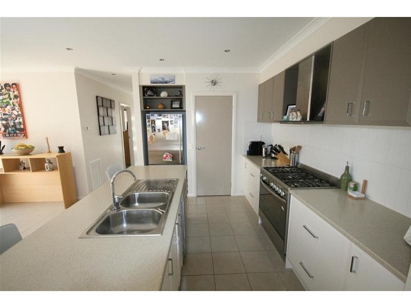 5 Wave Crescent, Torquay VIC 3228