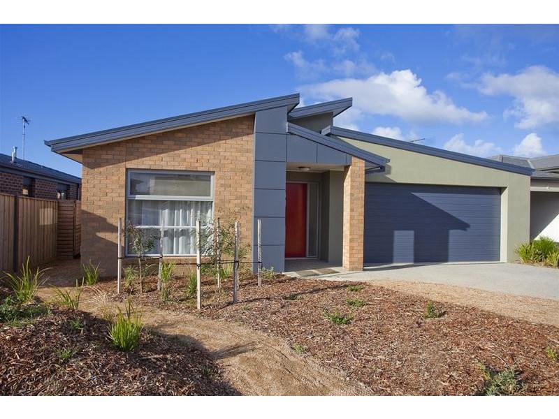 18 Sunnymead Avenue, Torquay VIC 3228