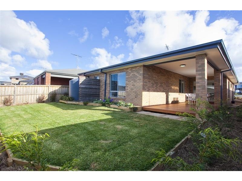 18 Sunnymead Avenue, Torquay VIC 3228