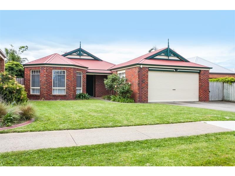 19 Boscarne Avenue, Torquay VIC 3228