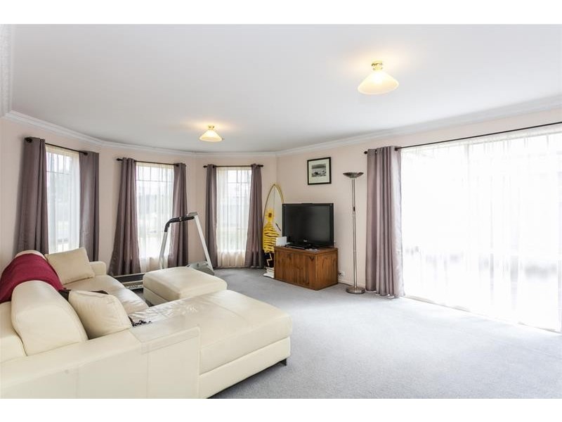 19 Boscarne Avenue, Torquay VIC 3228