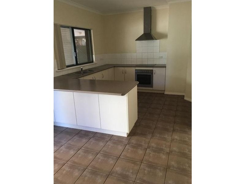 32 Minderoo Avenue, South Hedland WA 6722