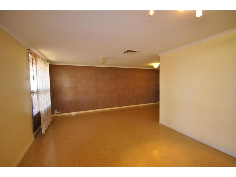 17 Yanboombah Close, Newman WA 6753