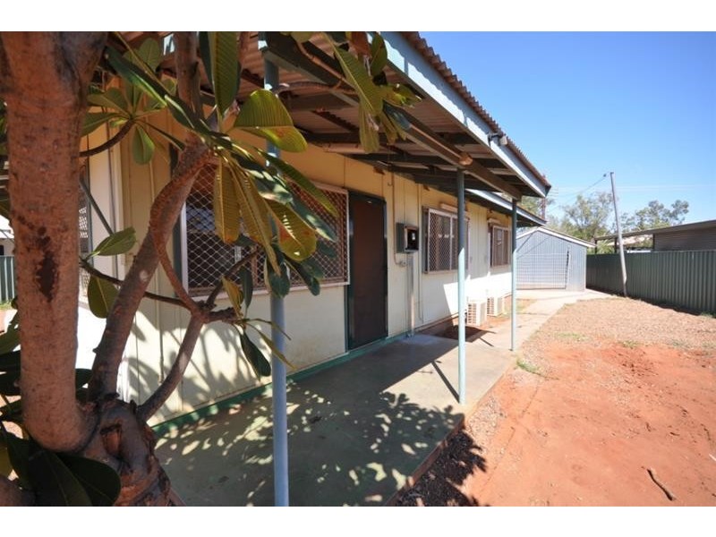 8 Weaver Place, South Hedland WA 6722