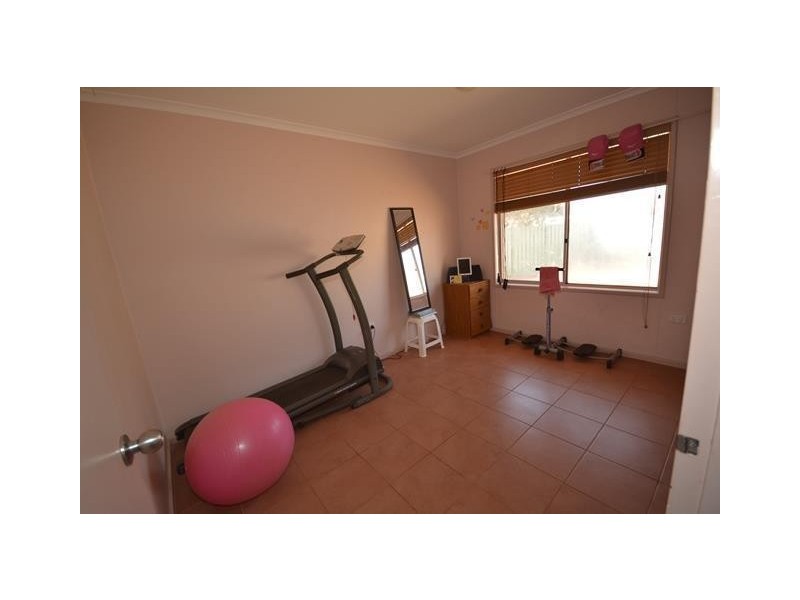 16 Selman Avenue, Newman WA 6753