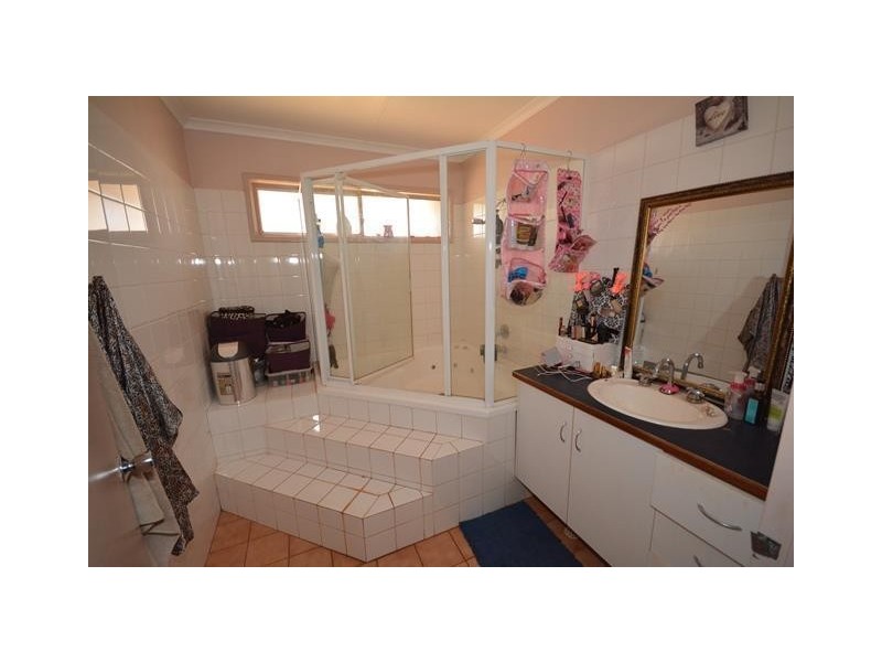 16 Selman Avenue, Newman WA 6753