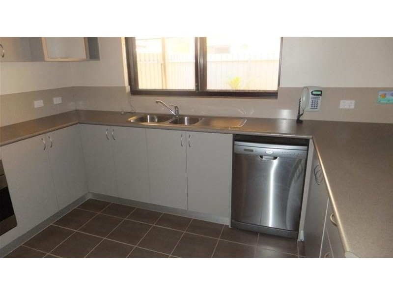 33 Minderoo Avenue, South Hedland WA 6722