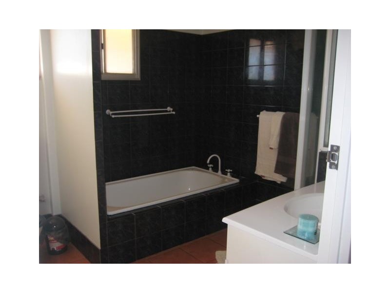 18 Koolyoo Street, Newman WA 6753