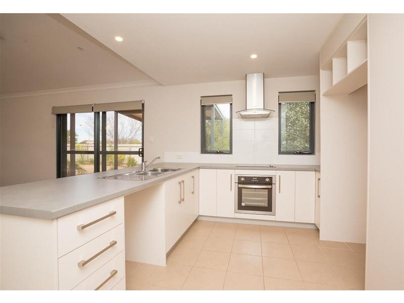 8 Bridge Street, South Hedland WA 6722