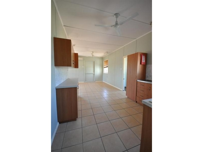 8A Weaver Place, South Hedland WA 6722
