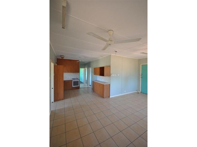 8A Weaver Place, South Hedland WA 6722