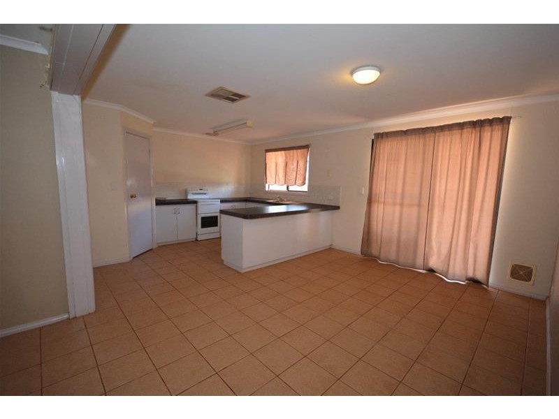 17 Knox Way, Newman WA 6753