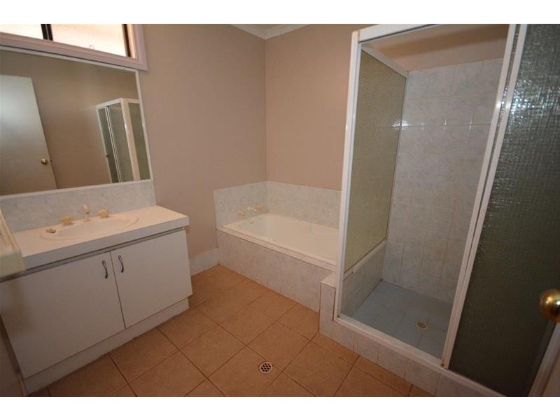 17 Knox Way, Newman WA 6753