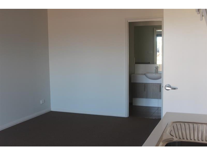 21 Les Tutt Drive, Newman WA 6753