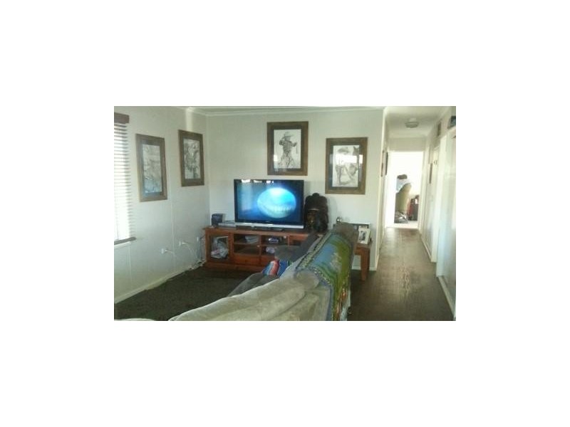 2 Ross Avenue, Newman WA 6753