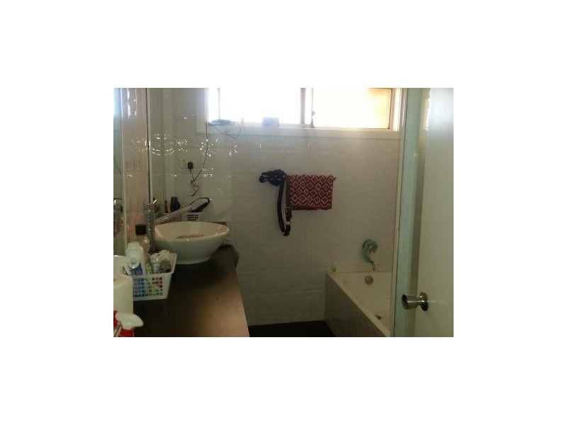 2 Ross Avenue, Newman WA 6753