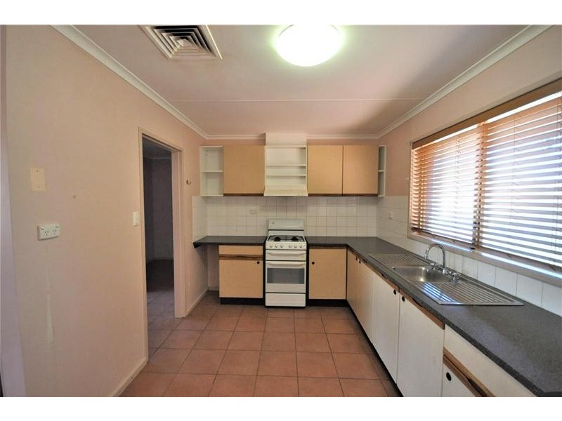 16 Selman Avenue, Newman WA 6753