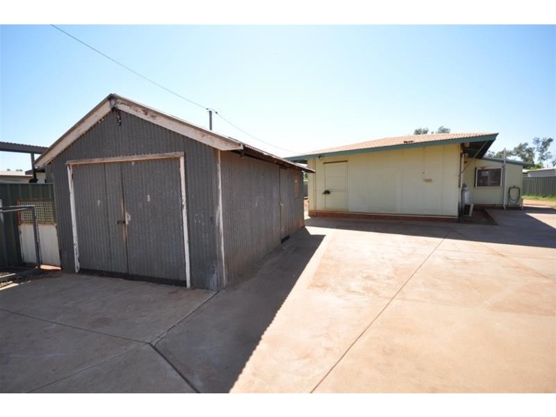 8A Weaver Place, South Hedland WA 6722