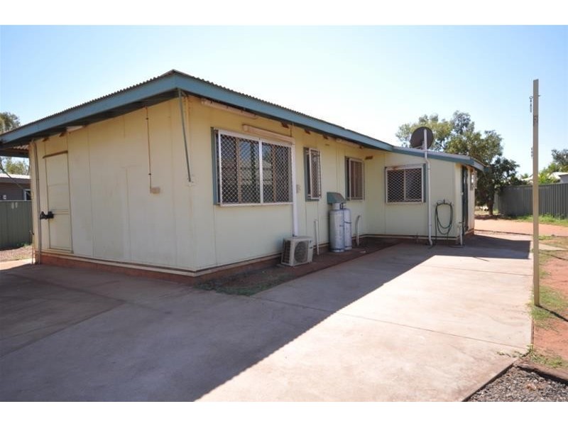 8A Weaver Place, South Hedland WA 6722