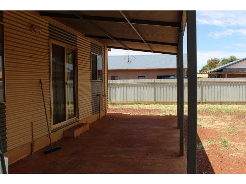 28 Armstrong Way, Newman WA 6753