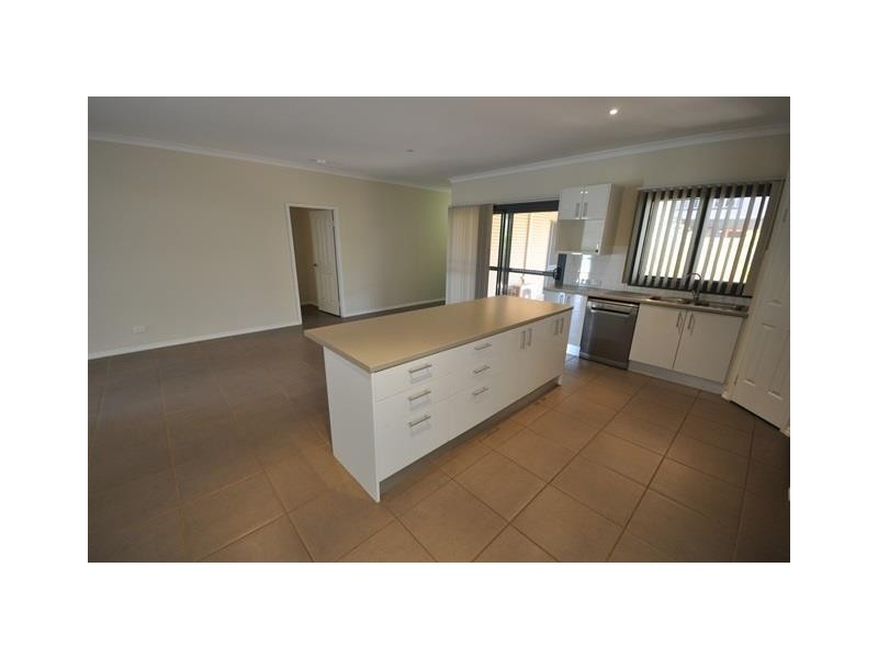 2A Draper Place, South Hedland WA 6722