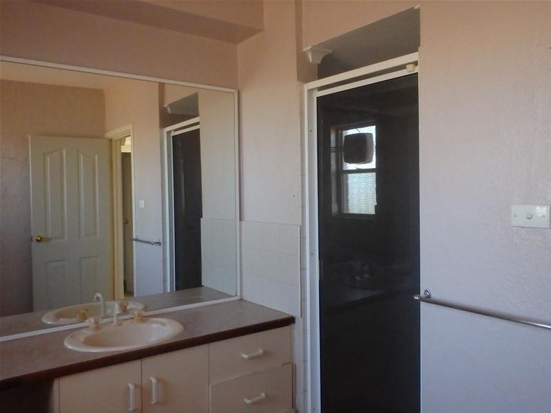 4/2 Limpet Crescent, South Hedland WA 6722