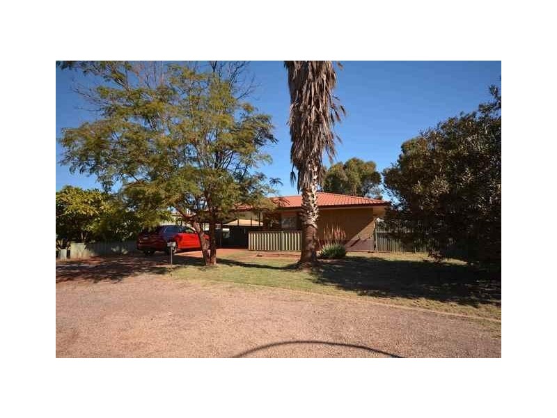 27 Braeside Drive, Newman WA 6753