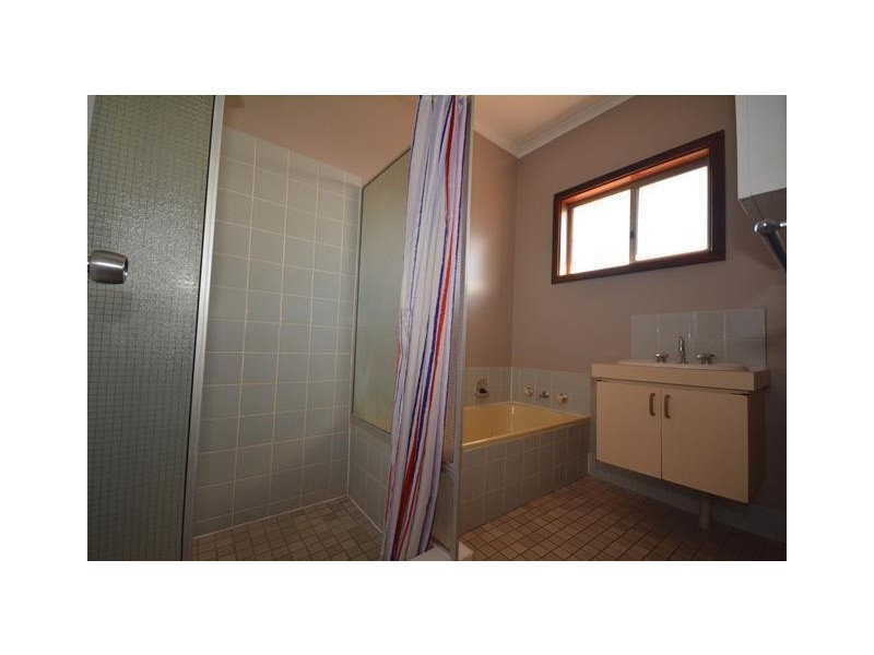 27 Braeside Drive, Newman WA 6753