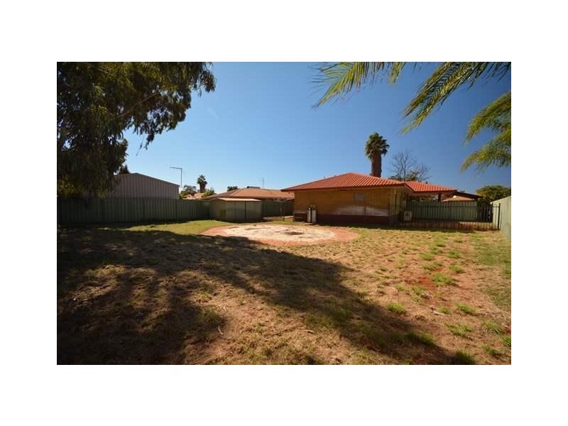 27 Braeside Drive, Newman WA 6753