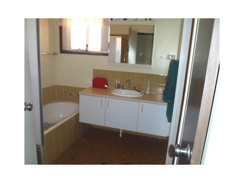 3 Gunn Place, Newman WA 6753