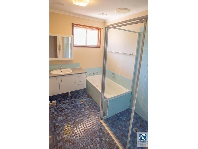 8 Barton Way, Newman WA 6753