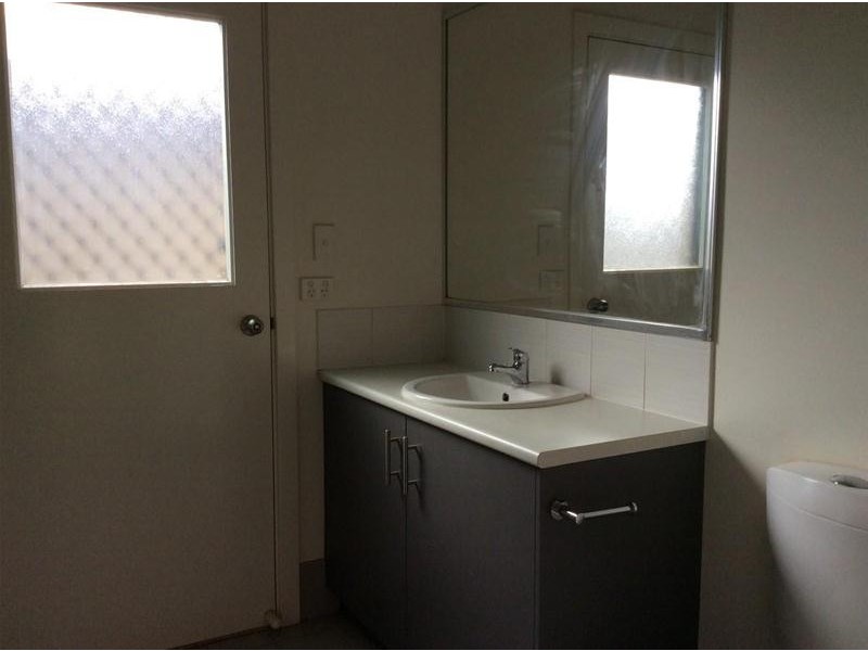 8/4 Newman Drive, Newman WA 6753