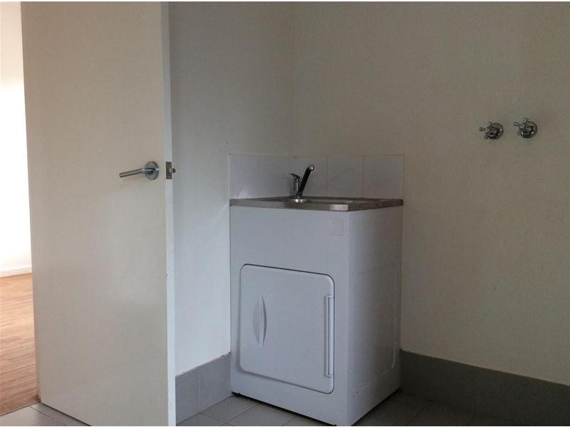 8/4 Newman Drive, Newman WA 6753