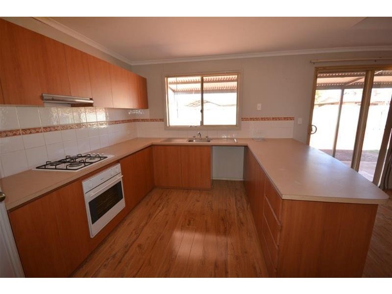 28 Armstrong Way, Newman WA 6753