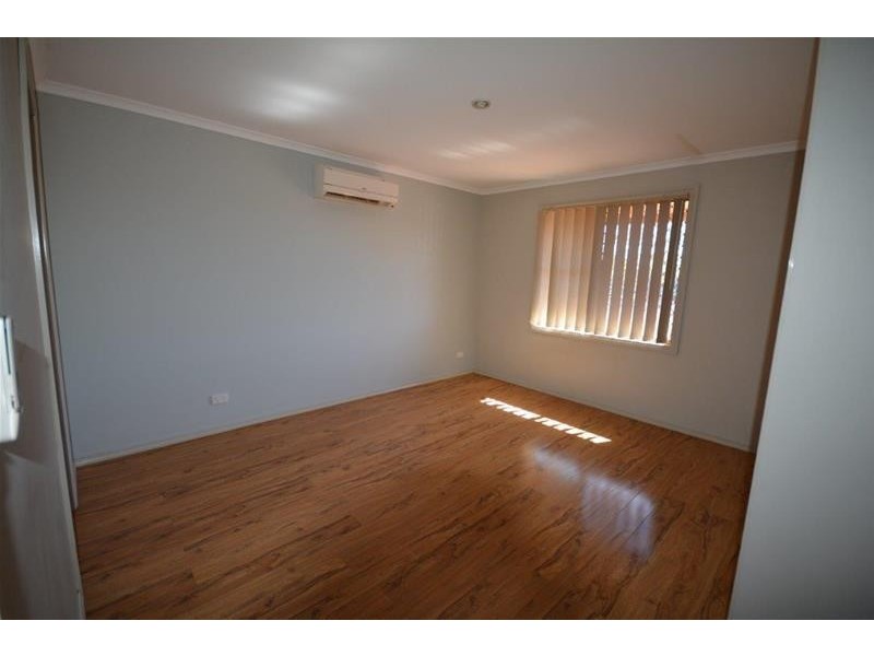 28 Armstrong Way, Newman WA 6753