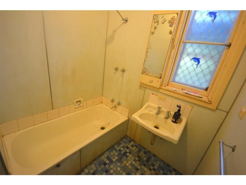 2 Roberts Street, South Hedland WA 6722