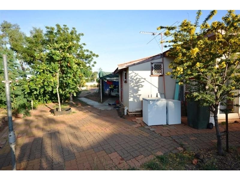 2 Roberts Street, South Hedland WA 6722