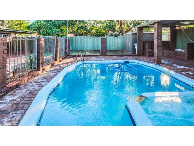 8 Barton Way, Newman WA 6753