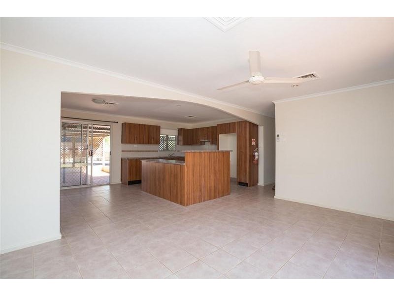 2 Draper Place, South Hedland WA 6722